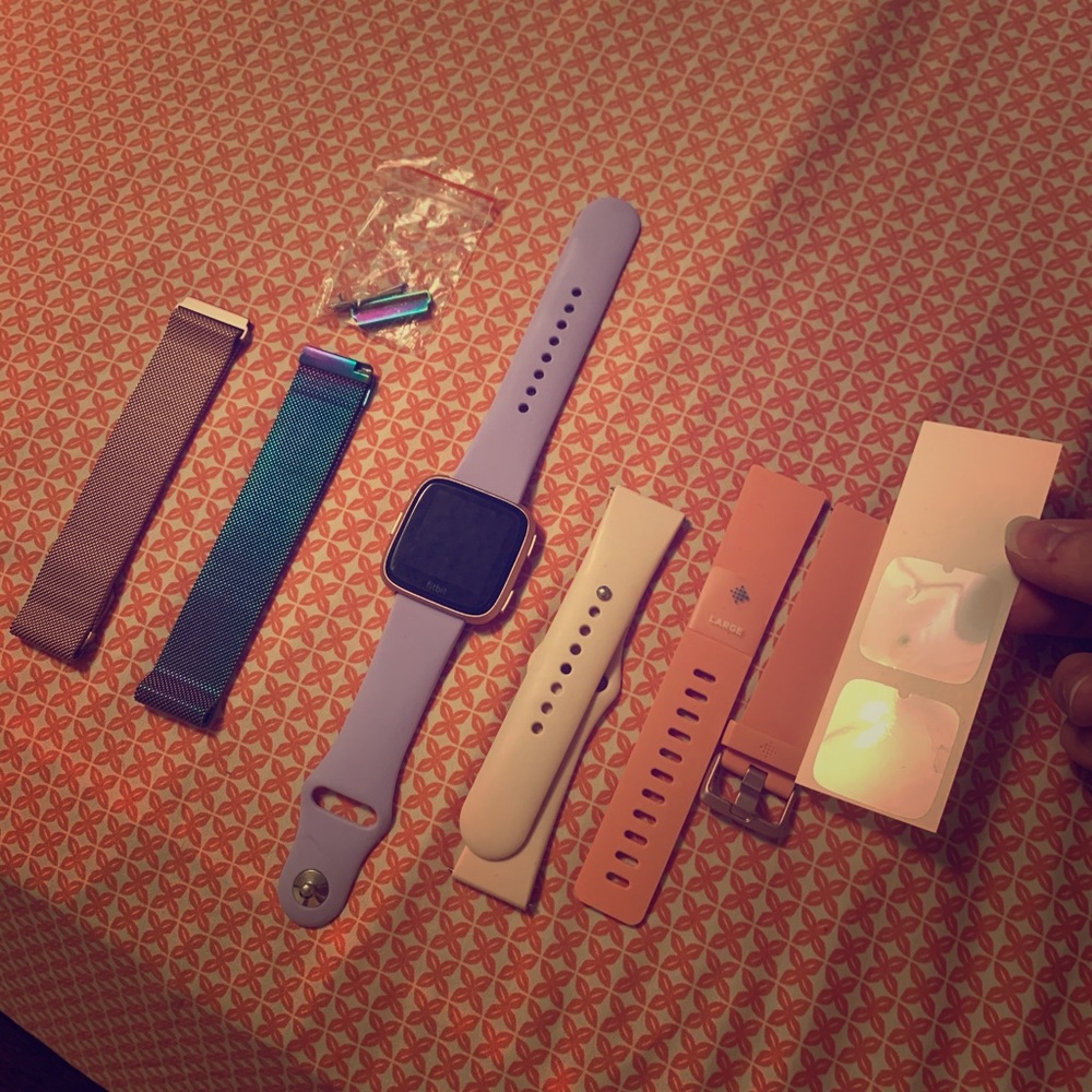 Fitbit versa rose gold